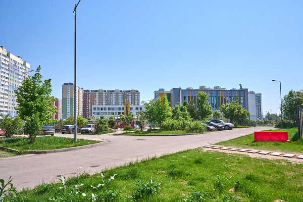 Продам однокомнатную (1-комн.) квартиру, 3-я Нововатутинская ул, 15к1, Десеновское п