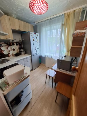 Продам двухкомнатную (2-комн.) квартиру, Александра Матросова ул, 8В, Холмск г