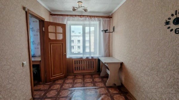 Продам трехкомнатную (3-комн.) квартиру, Молодежная ул, 25, Холмск г