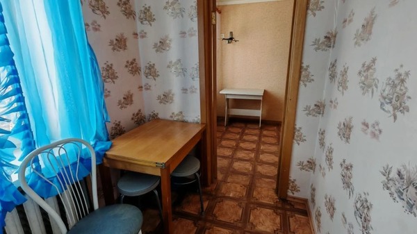 Продам трехкомнатную (3-комн.) квартиру, Молодежная ул, 25, Холмск г
