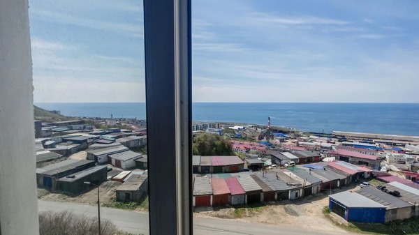 Продам трехкомнатную (3-комн.) квартиру, Молодежная ул, 25, Холмск г