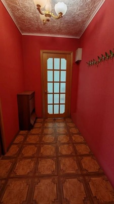 Продам трехкомнатную (3-комн.) квартиру, Молодежная ул, 25, Холмск г