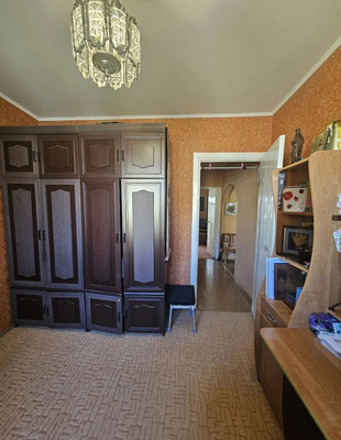 Продам трехкомнатную (3-комн.) квартиру, 2-я Красносельская ул, 28, Южно-Сахалинск г