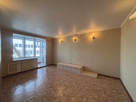 Продам двухкомнатную (2-комн.) квартиру, Большая ул, 200, Ишим г