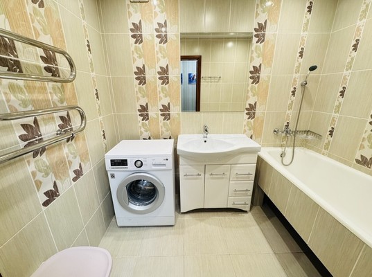 Продам трехкомнатную (3-комн.) квартиру, Авроры ул, 5к10, Уфа г