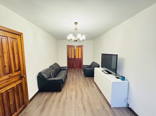 Продам трехкомнатную (3-комн.) квартиру, Авроры ул, 5к10, Уфа г