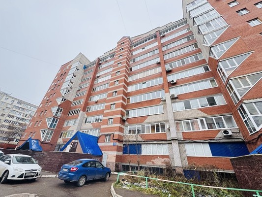 Продам трехкомнатную (3-комн.) квартиру, Авроры ул, 5к10, Уфа г