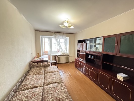 Продам двухкомнатную (2-комн.) квартиру, Айская ул, 16, Уфа г