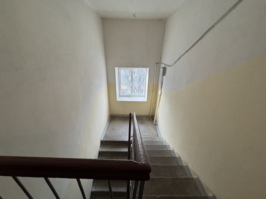 Продам двухкомнатную (2-комн.) квартиру, Айская ул, 16, Уфа г