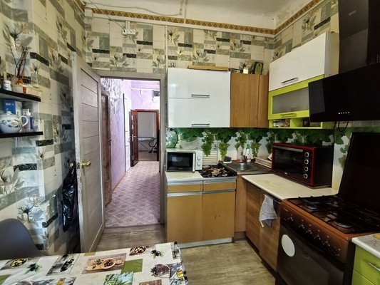 Продам трехкомнатную (3-комн.) квартиру, Чапаева ул, 7, Быково рп
