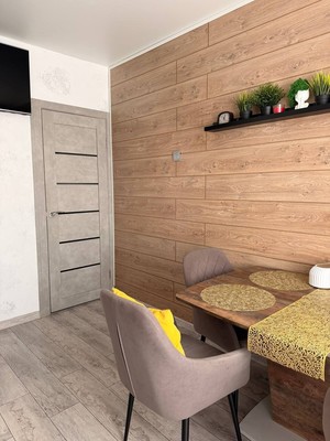Продам трехкомнатную (3-комн.) квартиру, Победы пр-кт, 214, Симферополь г