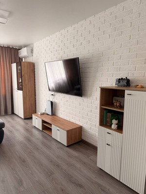 Продам трехкомнатную (3-комн.) квартиру, Победы пр-кт, 214, Симферополь г