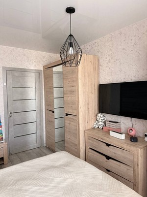 Продам трехкомнатную (3-комн.) квартиру, Победы пр-кт, 214, Симферополь г