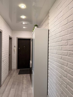 Продам трехкомнатную (3-комн.) квартиру, Победы пр-кт, 214, Симферополь г