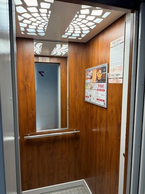 Продам трехкомнатную (3-комн.) квартиру, Победы пр-кт, 214, Симферополь г