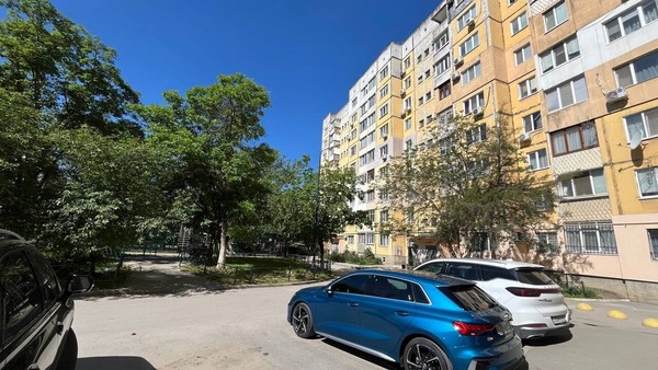Продам трехкомнатную (3-комн.) квартиру, Победы пр-кт, 214, Симферополь г