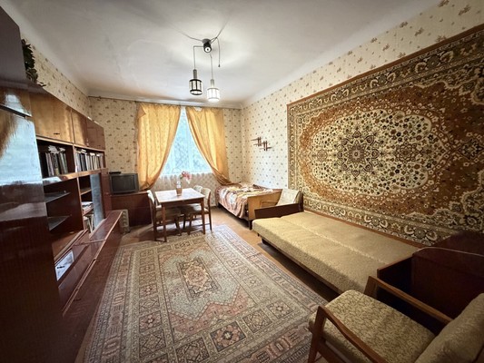 Продам трехкомнатную (3-комн.) квартиру, Тенистая ул, 10, Крымская Роза с