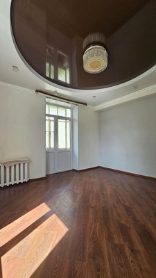 Продам двухкомнатную (2-комн.) квартиру, Свердлова ул, 30, Октябрьский г