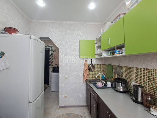 Продам двухкомнатную (2-комн.) квартиру, Ярославского ул, 132р, Горячий Ключ г