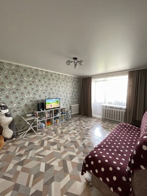 Продам двухкомнатную (2-комн.) квартиру, Большая ул, 171, Ишим г