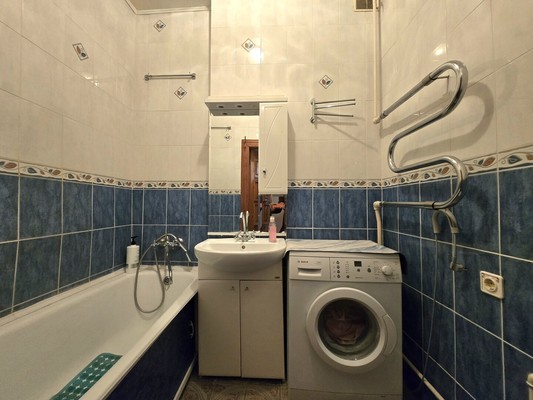 Продам трехкомнатную (3-комн.) квартиру, Чайковского ул, 18/12, Ступино г