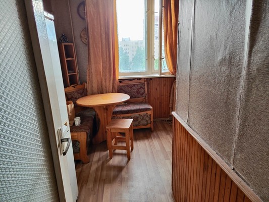 Продам трехкомнатную (3-комн.) квартиру, Загребский б-р, 33к2, Санкт-Петербург г