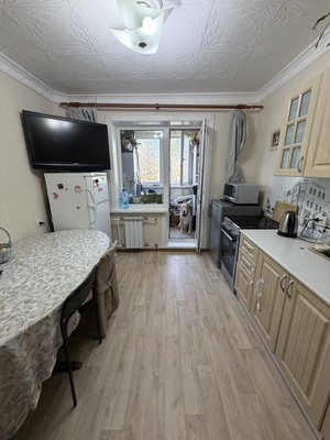 Продам трехкомнатную (3-комн.) квартиру, Украинская ул, 7, Южно-Сахалинск г