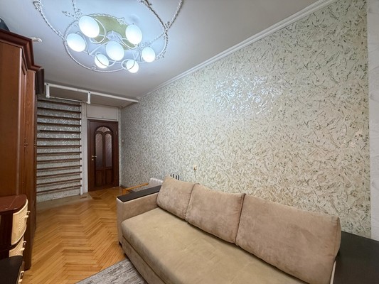 Продам трехкомнатную (3-комн.) квартиру, Кирова ул, 351, Нальчик г