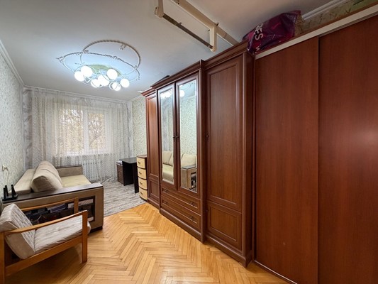 Продам трехкомнатную (3-комн.) квартиру, Кирова ул, 351, Нальчик г