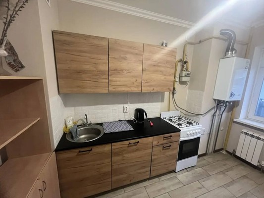 Продам однокомнатную (1-комн.) квартиру, Индустриальная ул, 28к1, Симферополь г