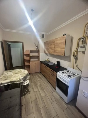Продам однокомнатную (1-комн.) квартиру, Индустриальная ул, 28к1, Симферополь г