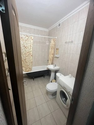 Продам однокомнатную (1-комн.) квартиру, Индустриальная ул, 28к1, Симферополь г