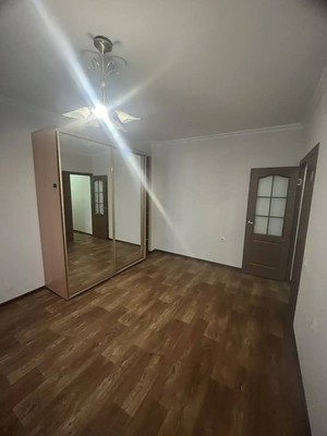 Продам однокомнатную (1-комн.) квартиру, Индустриальная ул, 28к1, Симферополь г