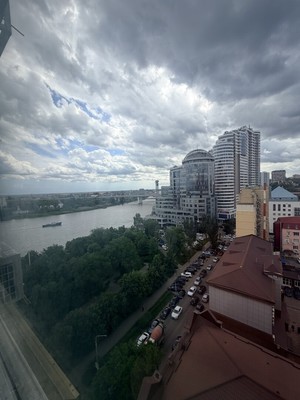 Продам трехкомнатную (3-комн.) квартиру, Береговая ул, 19к2, Ростов-на-Дону г