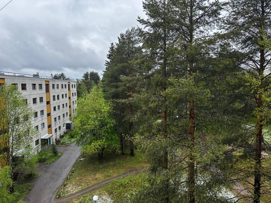Продам двухкомнатную (2-комн.) квартиру, Интернациональная ул, 7, Костомукша г