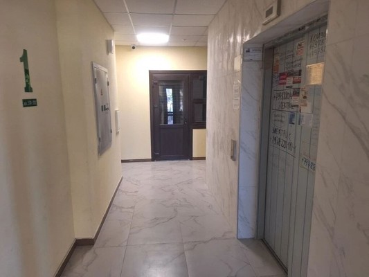 Продам двухкомнатную (2-комн.) квартиру, Крымской весны ул, 13, Мирное с