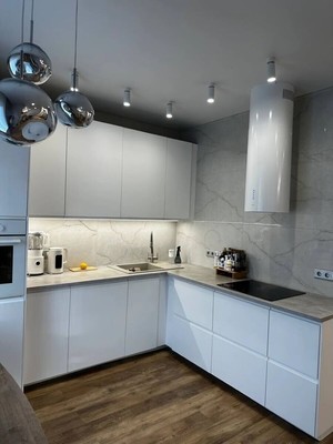 Продам трехкомнатную (3-комн.) квартиру, Генерала Ерина ул, 13к2, Казань г
