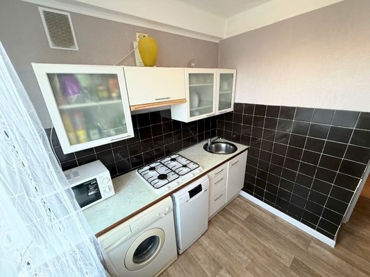 Продам трехкомнатную (3-комн.) квартиру, Луначарского пр-кт, 56к1, Санкт-Петербург г