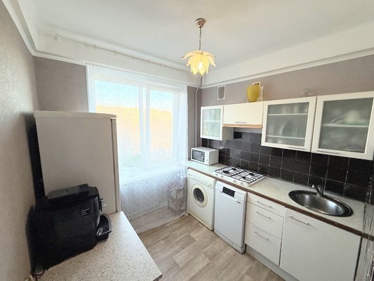 Продам трехкомнатную (3-комн.) квартиру, Луначарского пр-кт, 56к1, Санкт-Петербург г