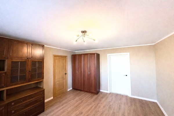 Продам трехкомнатную (3-комн.) квартиру, Луначарского пр-кт, 56к1, Санкт-Петербург г