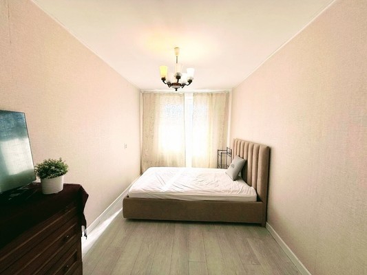 Продам трехкомнатную (3-комн.) квартиру, Луначарского пр-кт, 56к1, Санкт-Петербург г