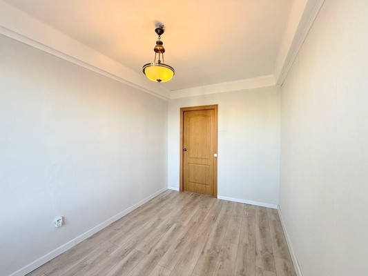 Продам трехкомнатную (3-комн.) квартиру, Луначарского пр-кт, 56к1, Санкт-Петербург г