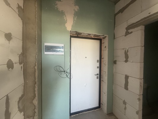 Продам двухкомнатную (2-комн.) квартиру, Караимская ул, 50, Симферополь г