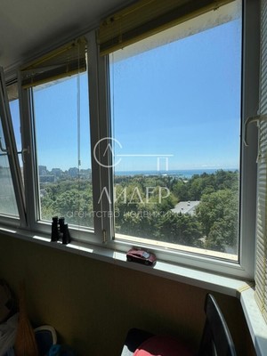 Продам двухкомнатную (2-комн.) квартиру, Виноградная ул, 27А, Беранда с