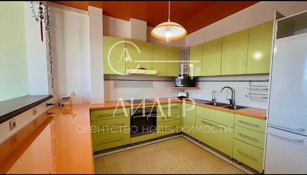 Продам трехкомнатную (3-комн.) квартиру, Виноградная ул, 2Б, Беранда с