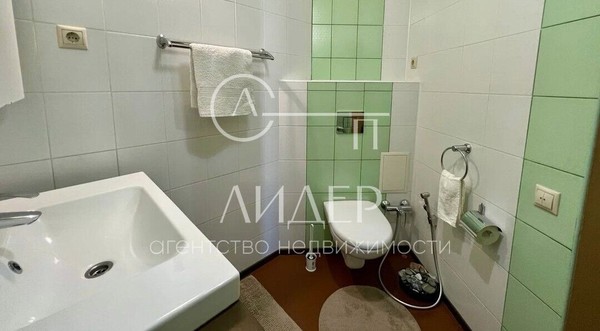 Продам трехкомнатную (3-комн.) квартиру, Виноградная ул, 2Б, Беранда с