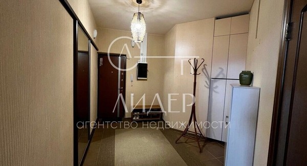 Продам трехкомнатную (3-комн.) квартиру, Виноградная ул, 2Б, Беранда с