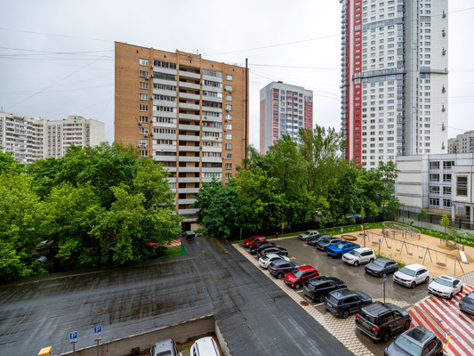 Продам трехкомнатную (3-комн.) квартиру, Сельскохозяйственная ул, 24ак2, Москва г