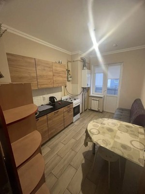 Продам однокомнатную (1-комн.) квартиру, Индустриальная ул, 28к1, Симферополь г