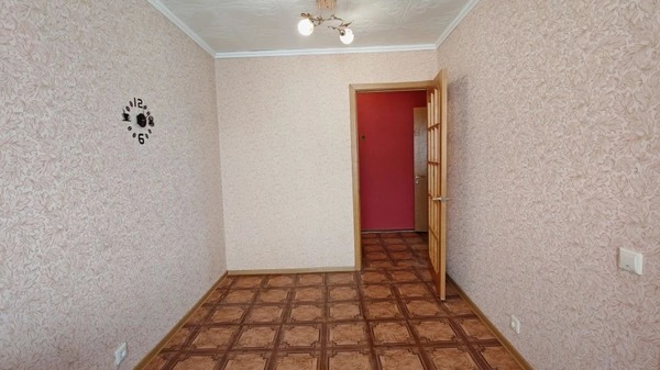 Продам трехкомнатную (3-комн.) квартиру, Молодежная ул, 25, Холмск г